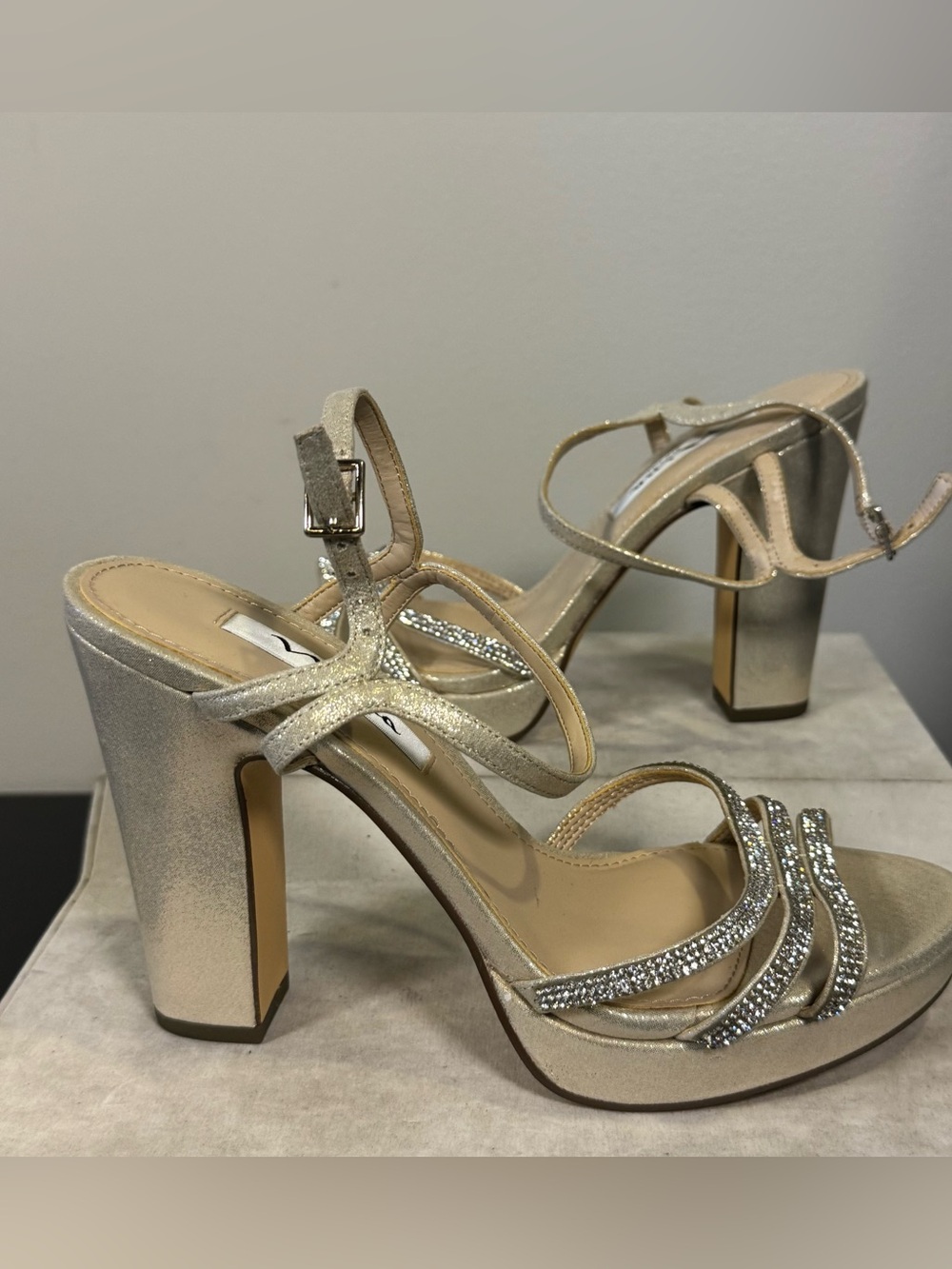 Nina Metallic Gold/ silver Rhinestone Block Heel Sandals, size 9, NWOT